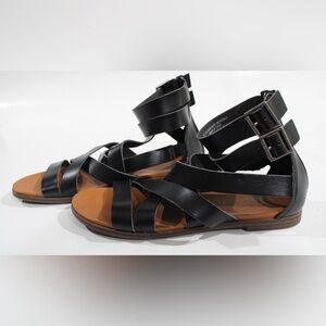 Universal Threads Women’s Sandals Color: Black w/Brown Sole Size:7.5